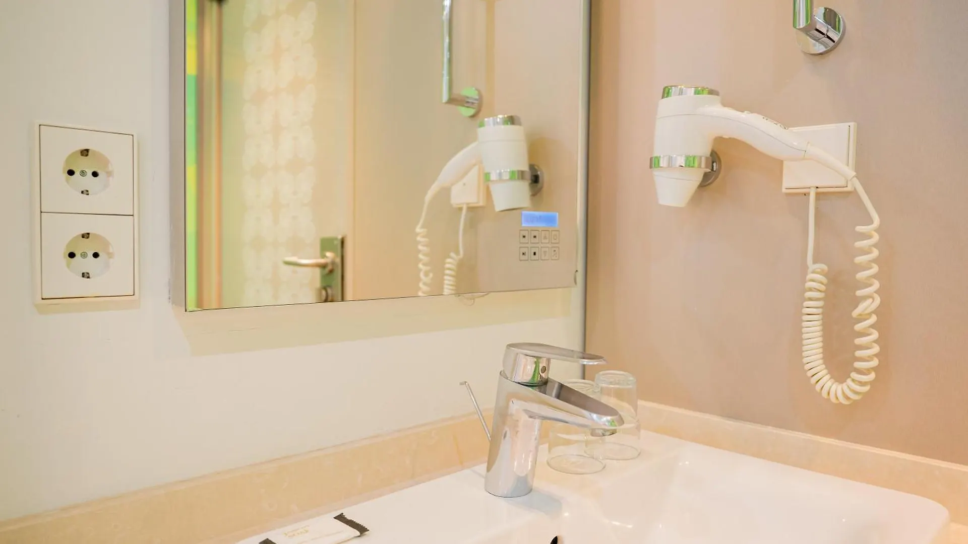 ****  Hotel Homaris West Side (Adults Only) Berlin Deutschland
